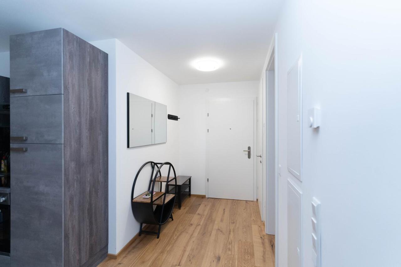 Luxurious Apartment With Big Balcony Near City Center Viena Exterior foto